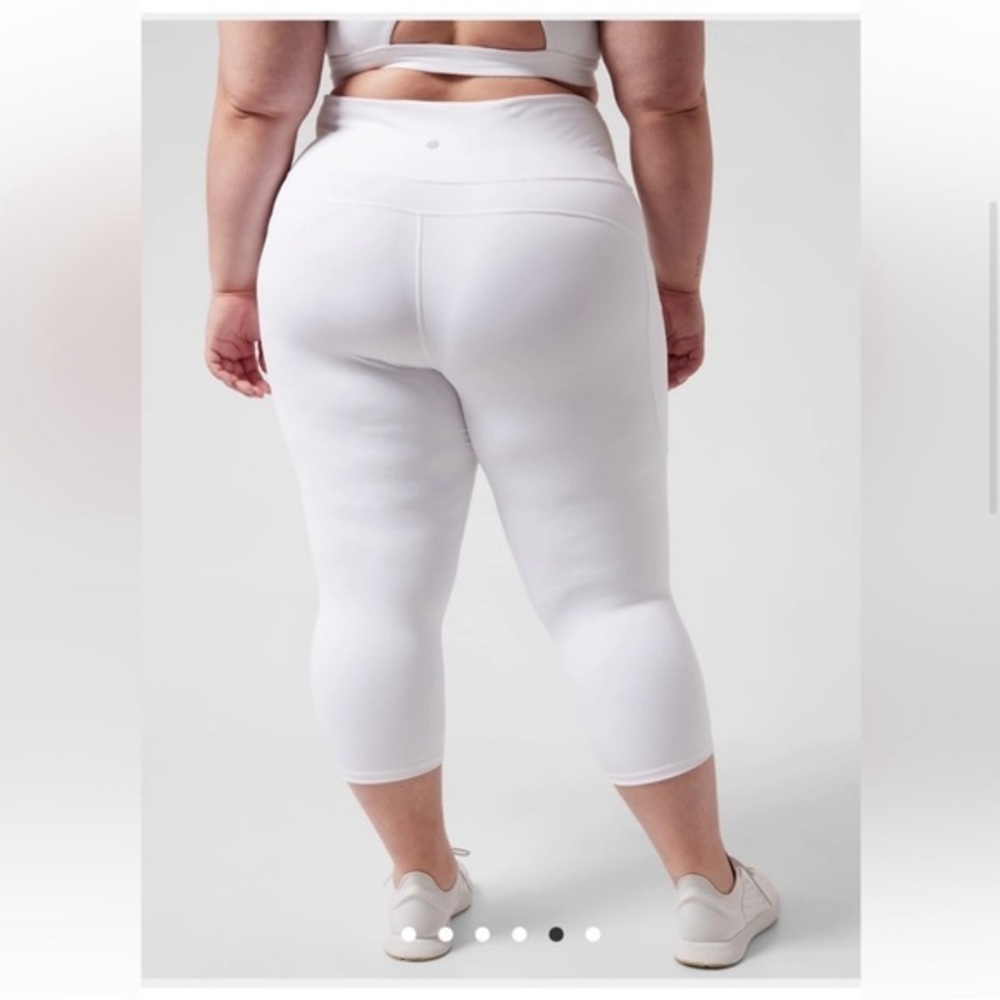 ATHLETA Ultimate Stash II Capri Size 3X